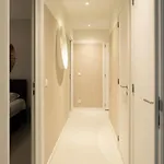 Apartment Modern 2-bedroom With Balcony