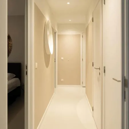 아파트 Modern 2-bedroom With Balcony